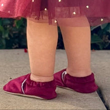 Load image into Gallery viewer, Red Wine - Organic Cotton Baby Shoes