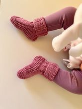 Load image into Gallery viewer, Knitted Booties