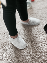 Load image into Gallery viewer, White Floral - Organic Cotton Baby Shoes