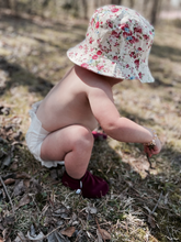 Load image into Gallery viewer, Red Wine - Organic Cotton Baby Shoes