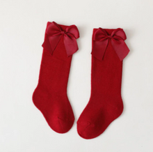 Load image into Gallery viewer, High Knee Socks With Lovely Bow
