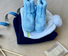 Load image into Gallery viewer, Knitted Booties
